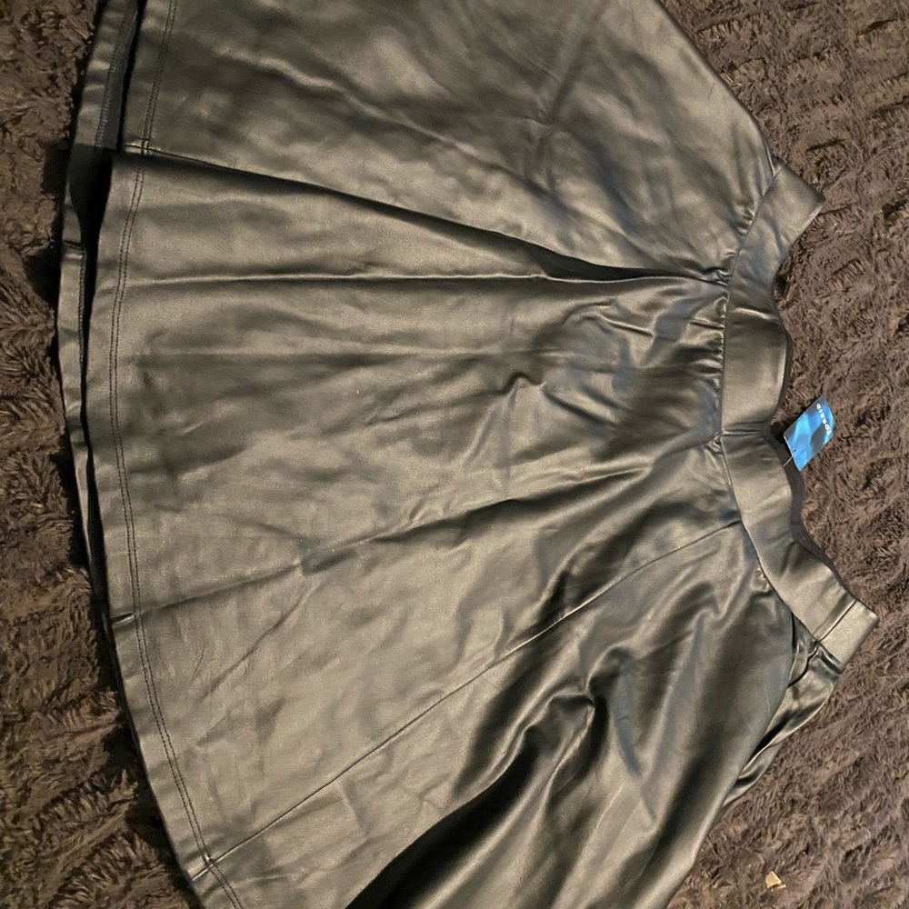 Leather like skirt torrid